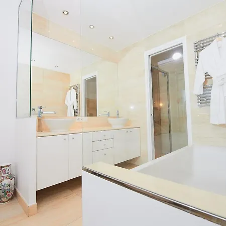 Prive Vue Centre Gray D'albion
